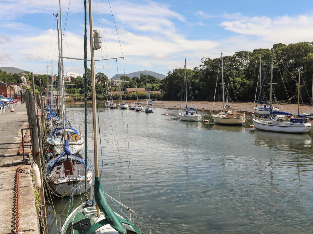 Llety Pen Deitsh 1 Daire Caernarfon Dış mekan fotoğraf